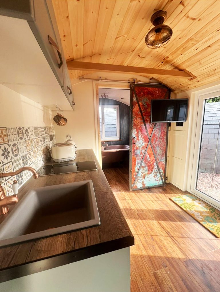 Anglezark Pod Company 127